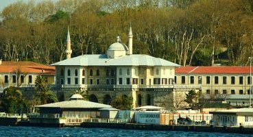 Yalı Çapkını Dizisi ve Eleştirileri