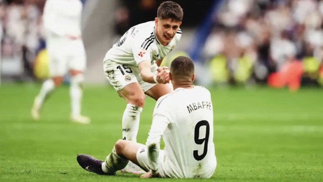 arda-gulerin-sevgilisi-kac-yasinda