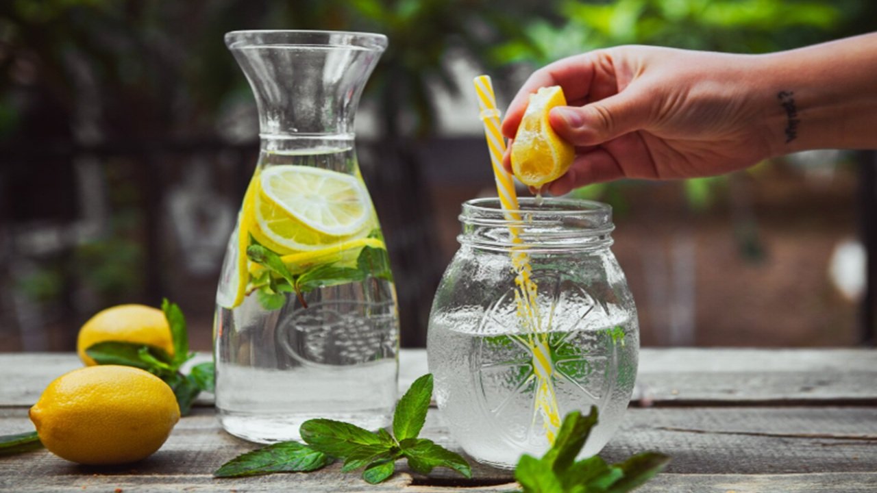 LİMONLU SUYUN FAYDALARI NELERDİR? 7 HAYATİ FAYDASI! 14 limonlu-suyun-faydalari-nelerdir-7-hayati-faydasi