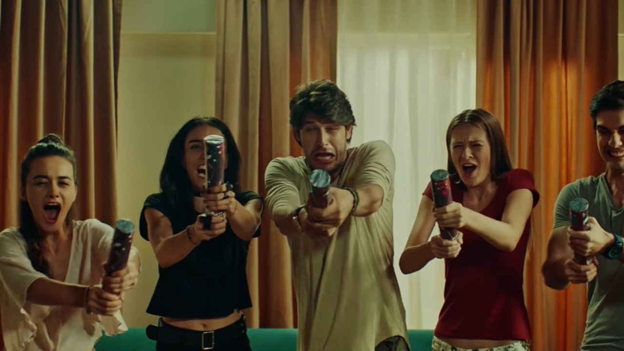 Biz Size Döneriz Filmi Oyuncuları Kimdir? Gerçek Hikaye mi? 28 biz-size-doneriz-filmi-oyunculari (10)