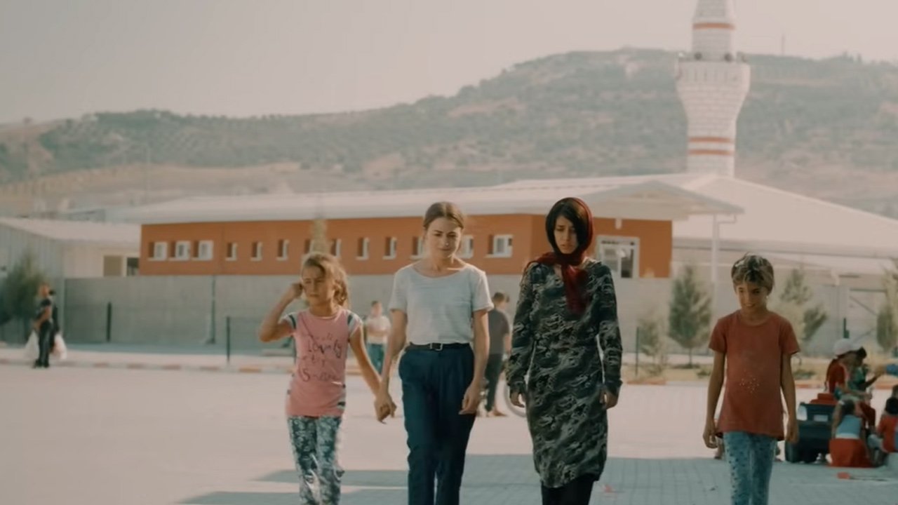 Kızım Gibi Kokuyorsun Filmi Oyuncuları Kimdir? Kızım Gibi Kokuyorsun Konusu? 19 kizim-gibi-kokuyorsun-filmi-oyunculari